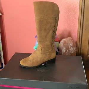 Girls size 1 Vince Camuto boots